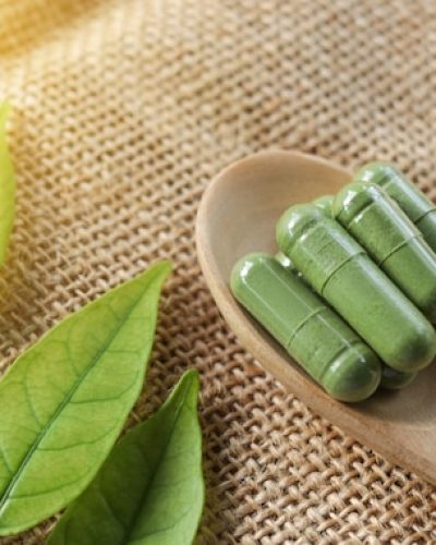 capsulas-de-ervas-e-vitaminas-alimentos-saudaveis-que-nutrem-o-corpo-e-tratam-doencas-medicas_7564-192
